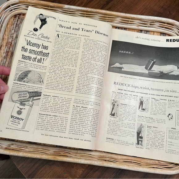 Vintage Cosmopolitan Magazine - March 1957 - Picture 10 of 13